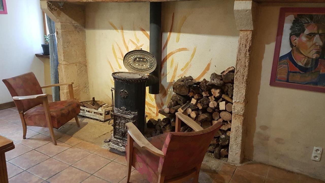 maison isolée dans les vignes et les bois Valady Extérieur photo