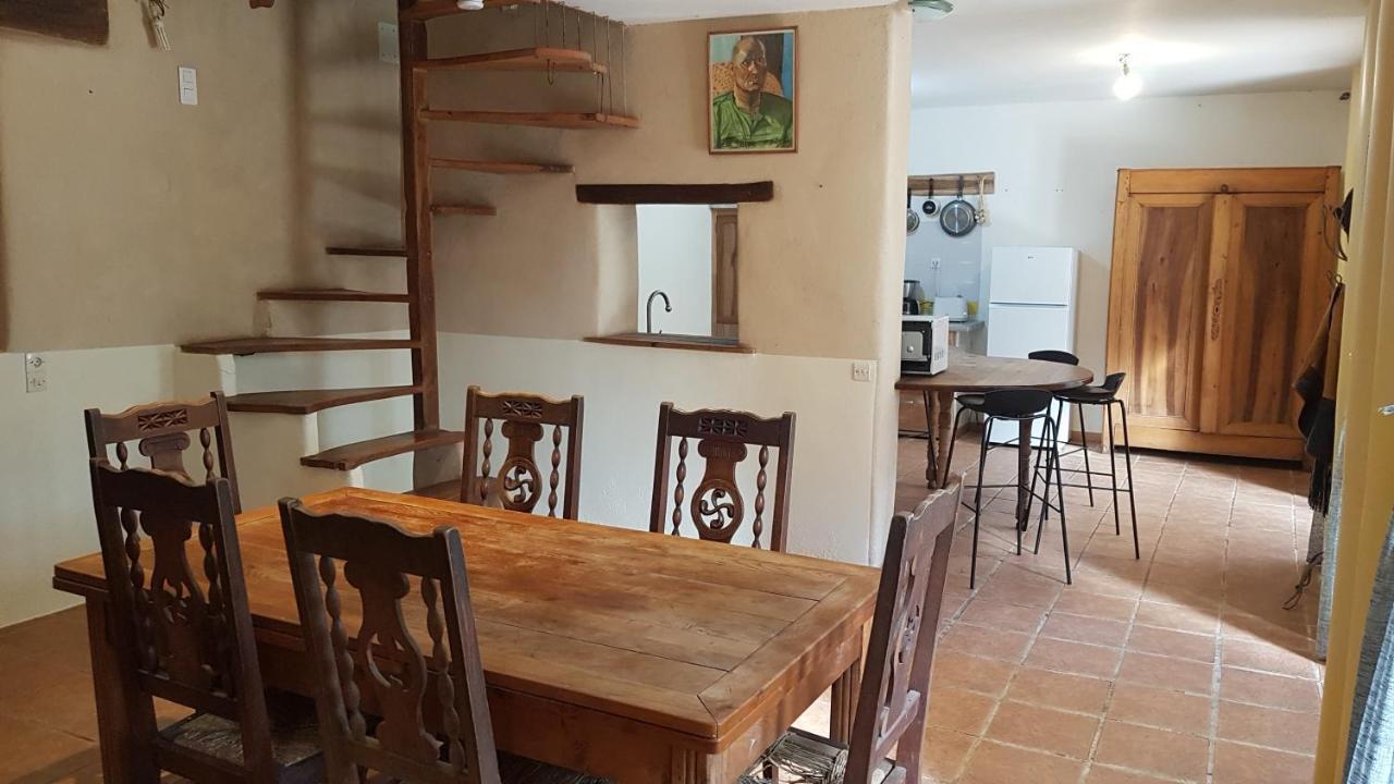 maison isolée dans les vignes et les bois Valady Extérieur photo
