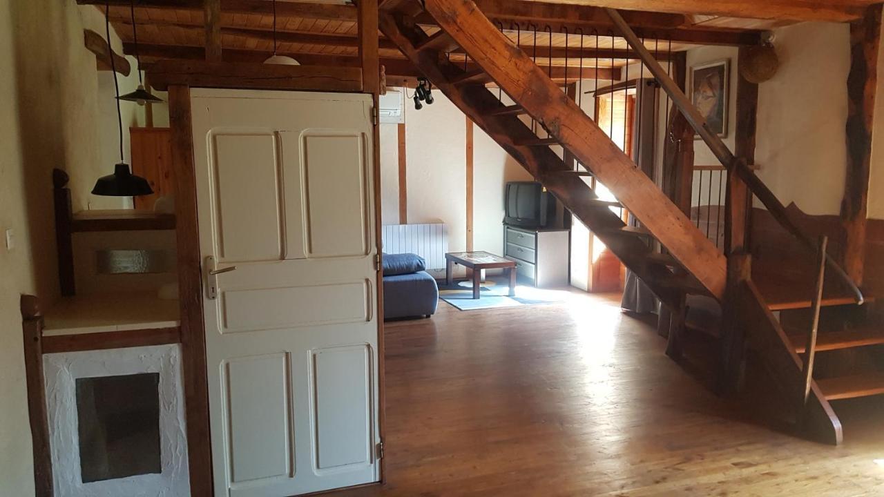 maison isolée dans les vignes et les bois Valady Extérieur photo