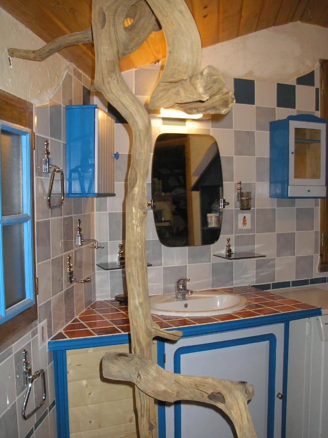 maison isolée dans les vignes et les bois Valady Extérieur photo